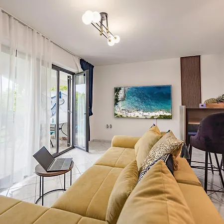 Romeo&julia- Newly Refurbished Near Medulin Apartment